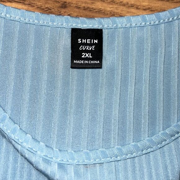 Shein top - Picture 2 of 2